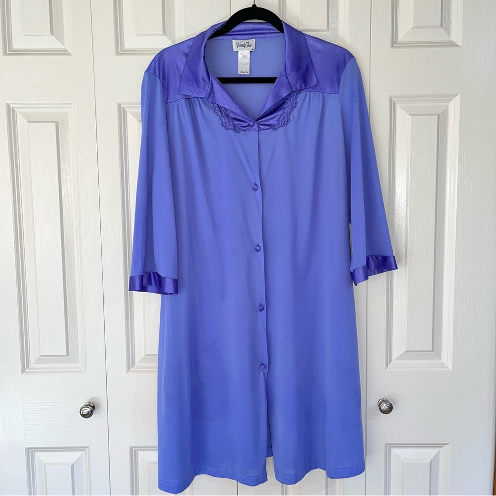 Vintage Vanity Fair
Women's Blue Button-Down House Dress
Night Gown Size Medium